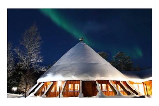 Sorrisniva Igloo Hotel seen from the last part of the way in.